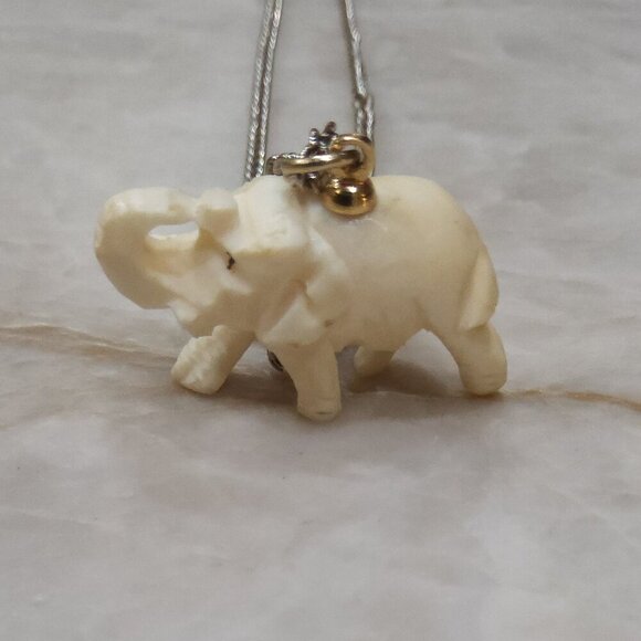 Vintage Carved Elephant Pendant Necklace, Tiny Resin Elephant - Picture 5 of 8
